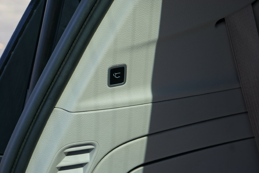 Used 2024 Chrysler Pacifica Limited FWD image 10