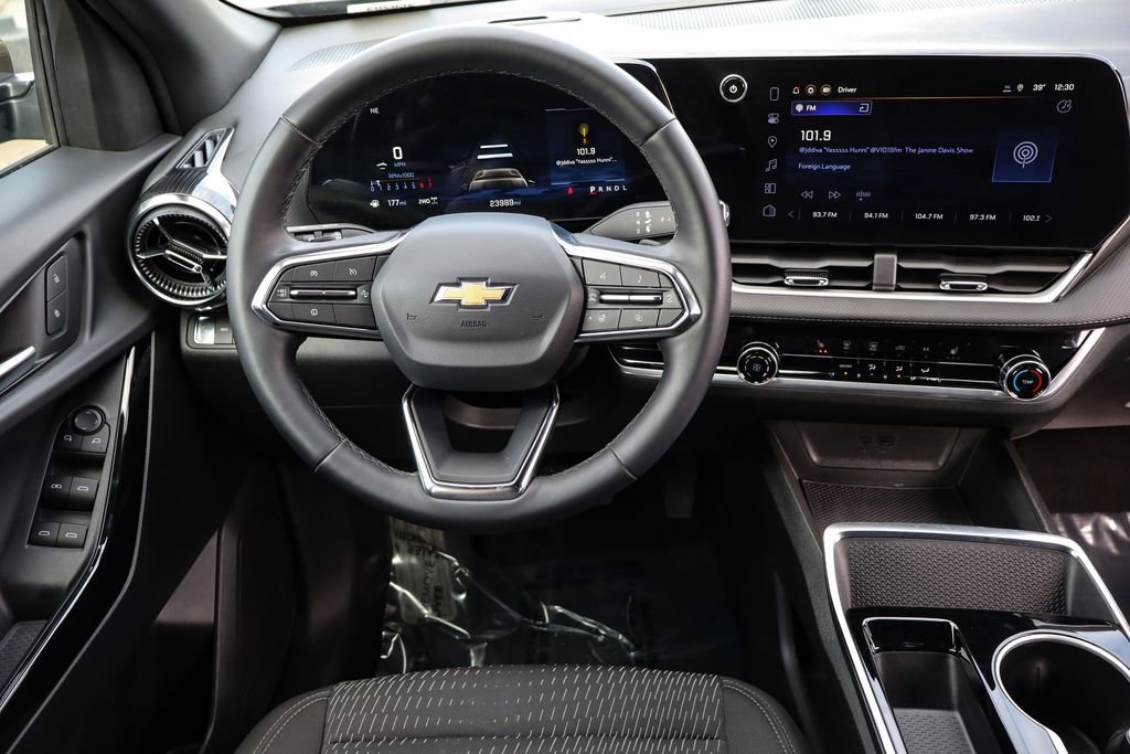 Used 2025 Chevrolet Equinox LT image 19