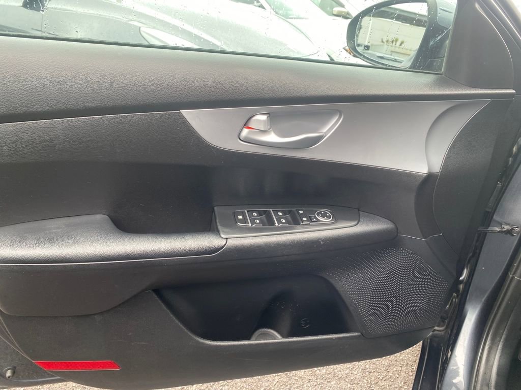 Used 2023 Kia Forte LXS image 13