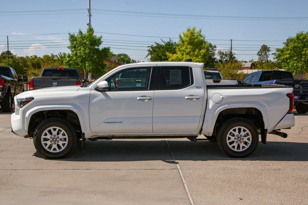 Used 2025 Toyota Tacoma SR5 AWD/4WD image 8