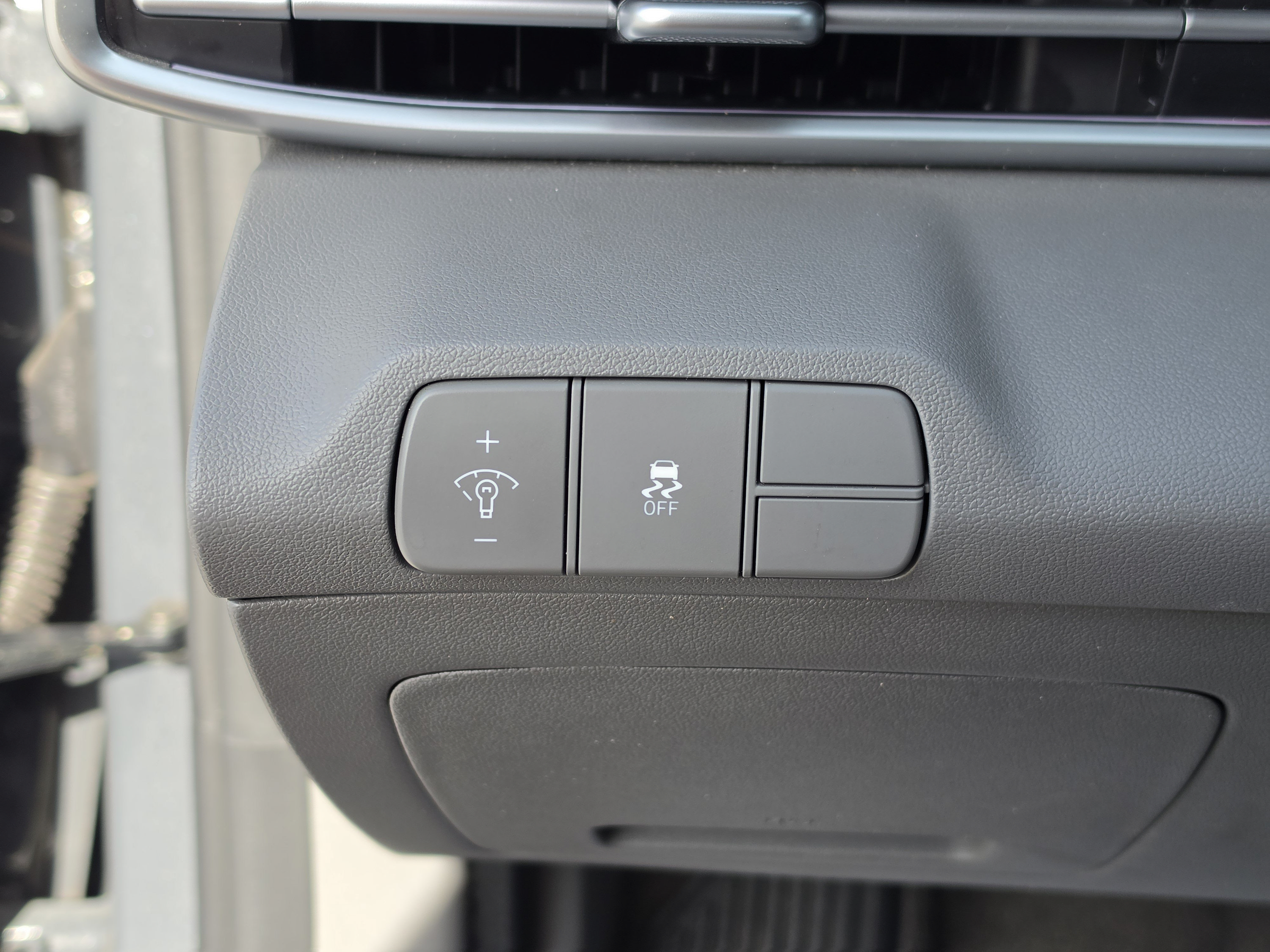 Used 2025 Hyundai Elantra SEL FWD image 32