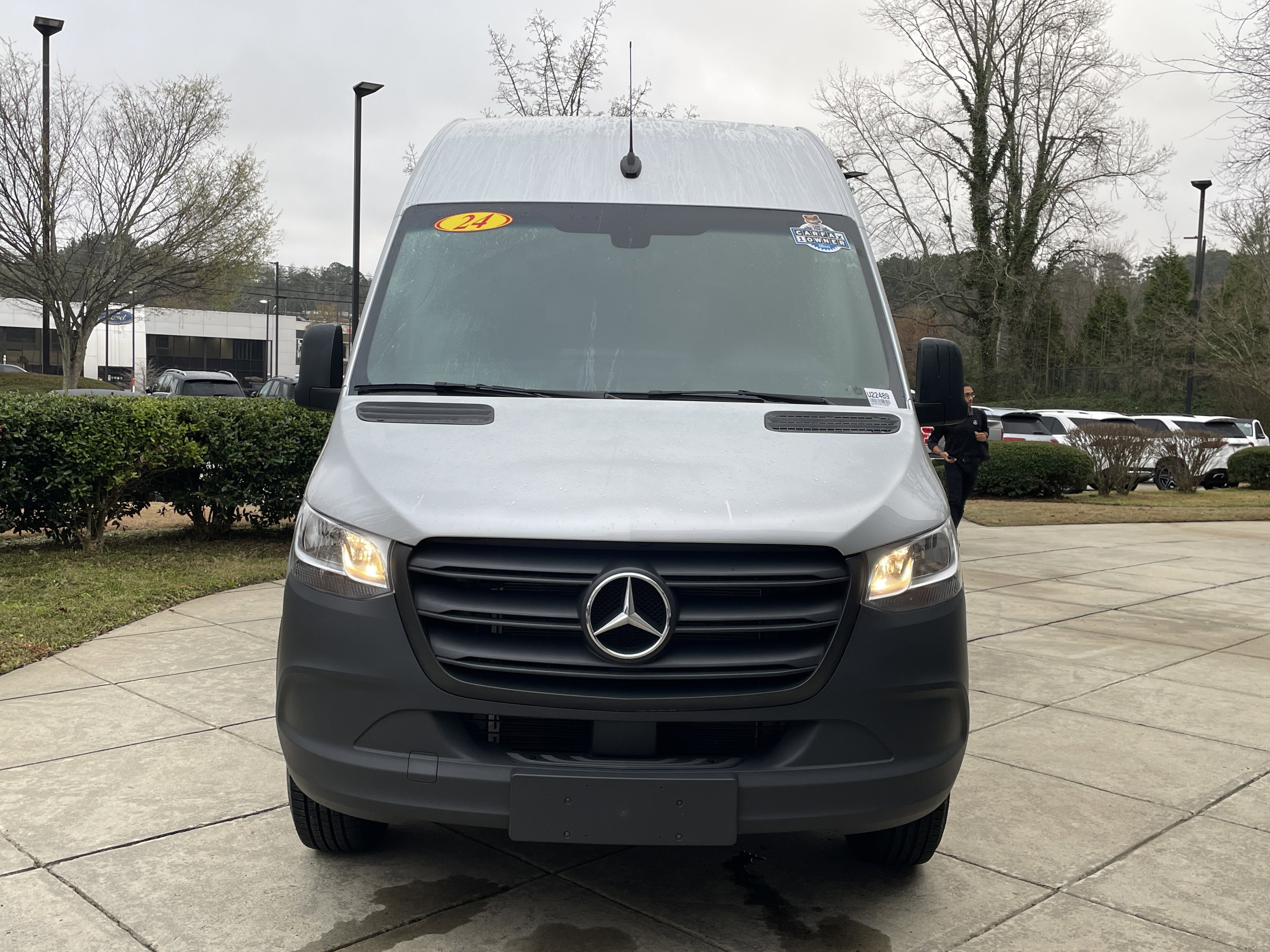 Used 2024 Mercedes-Benz Sprinter 2500 image 3