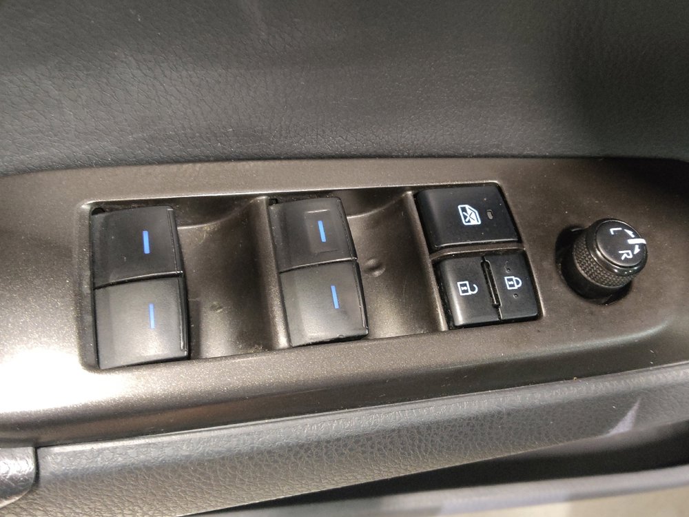 Used 2022 Toyota Camry SE image 27