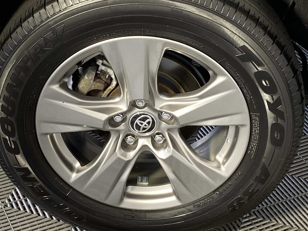 Used 2024 Toyota RAV4 LE AWD/4WD image 34