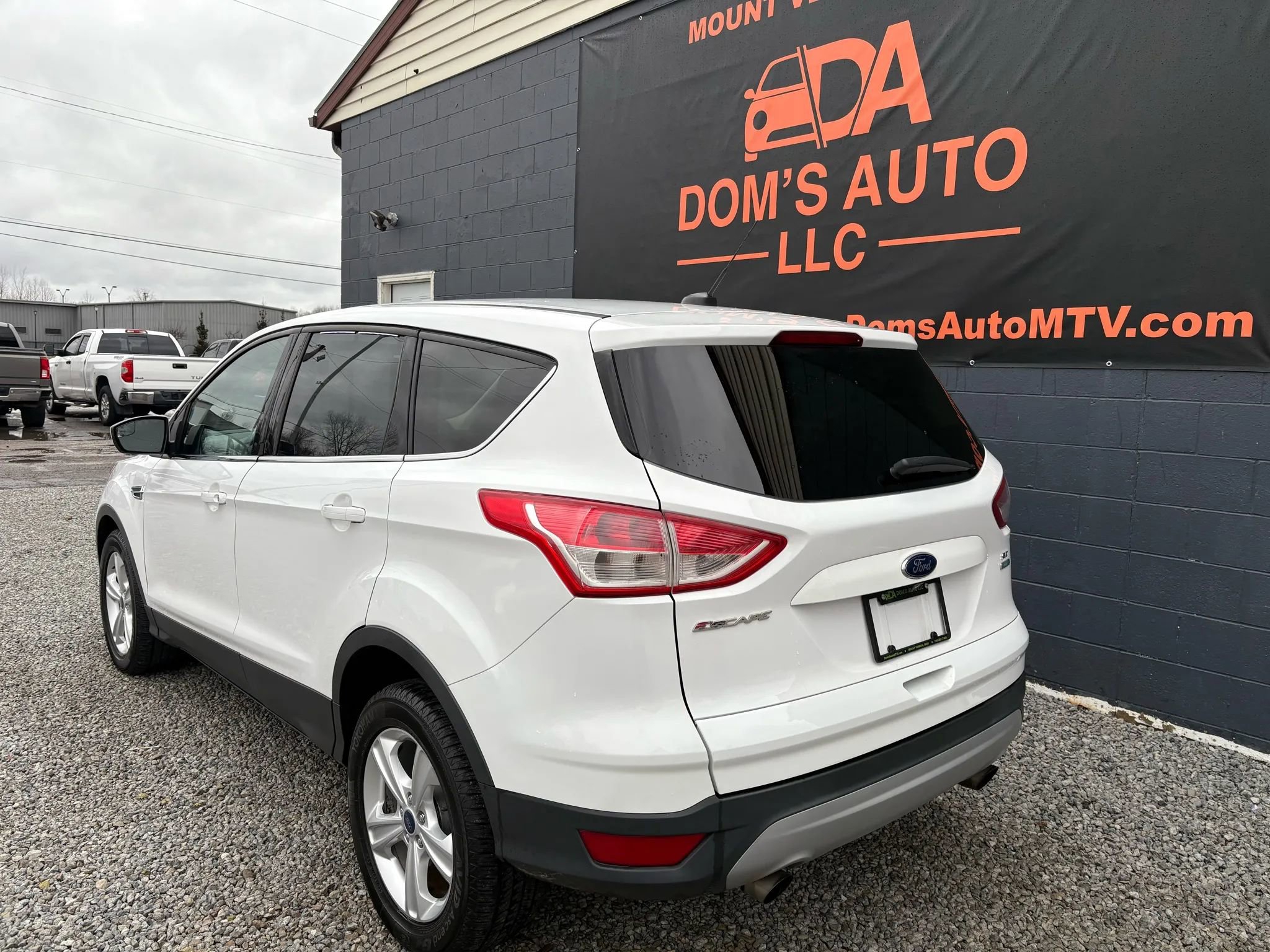 Used 2014 Ford Escape SE image 2