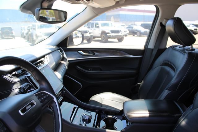 Used 2021 Jeep Grand Cherokee L Limited AWD/4WD image 40