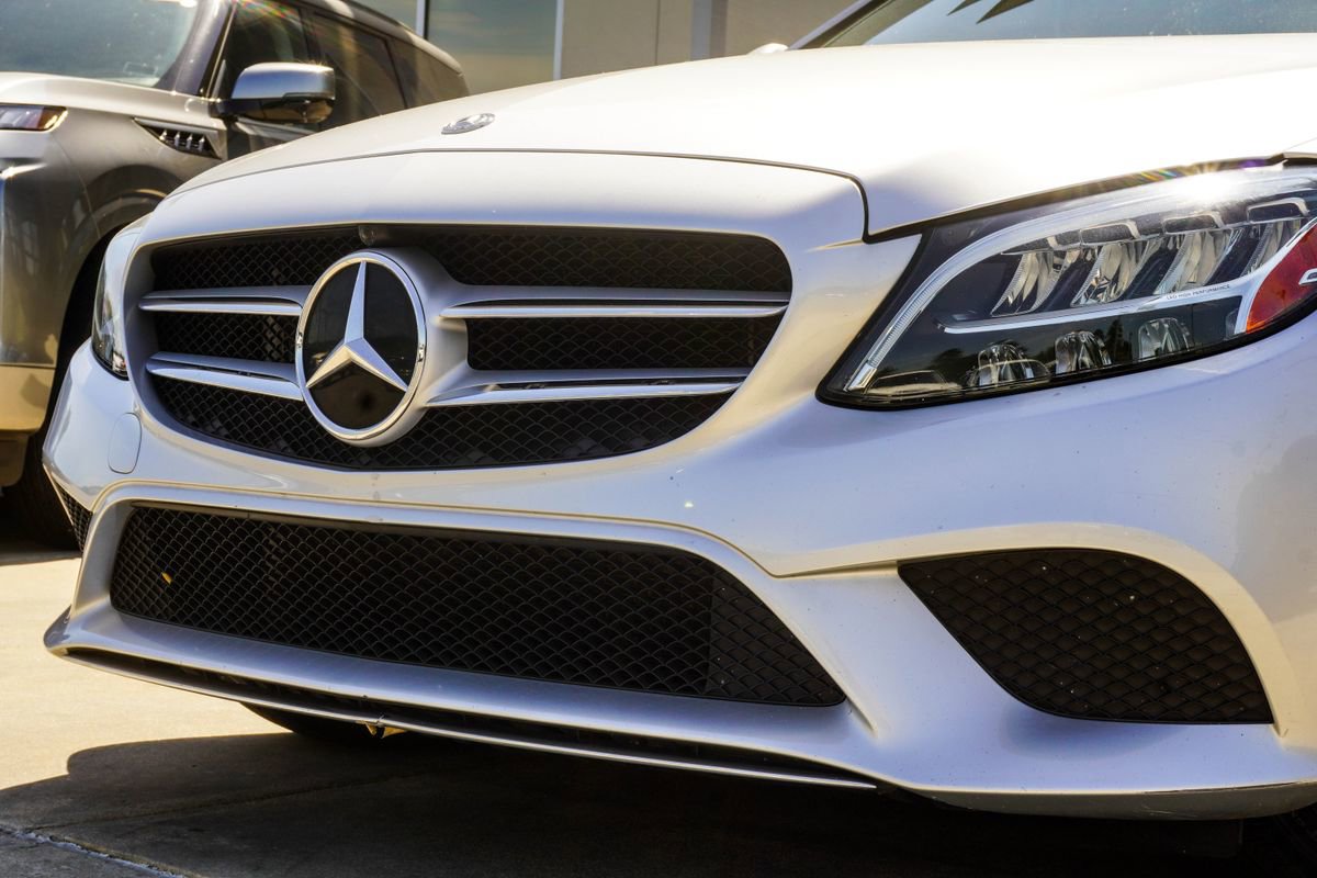 Used 2020 Mercedes-Benz C 300 Sedan image 2