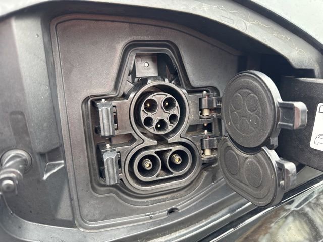 Used 2024 Nissan Ariya AWD image 11