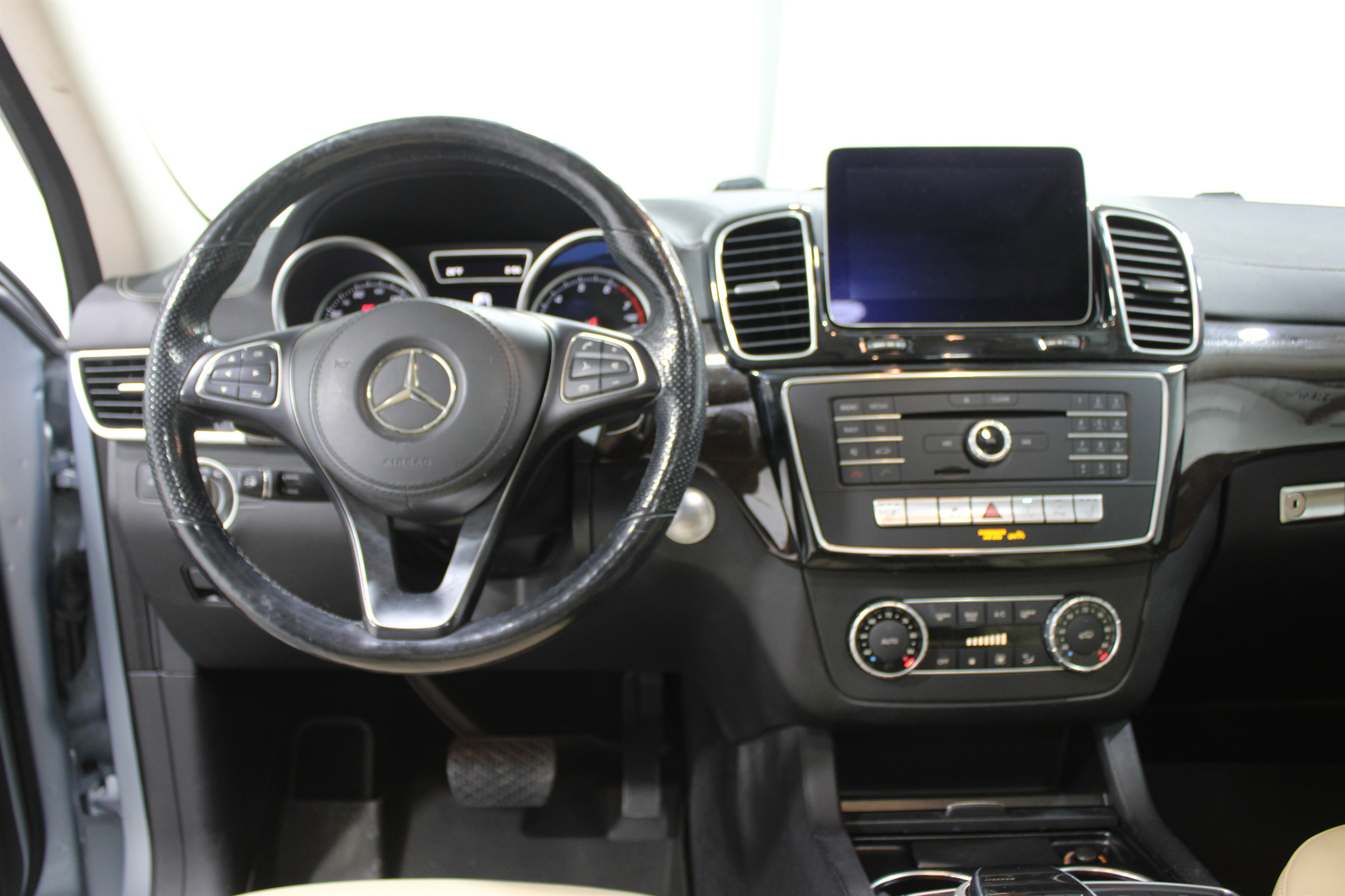 Used 2018 Mercedes-Benz GLS 450 4MATIC image 2