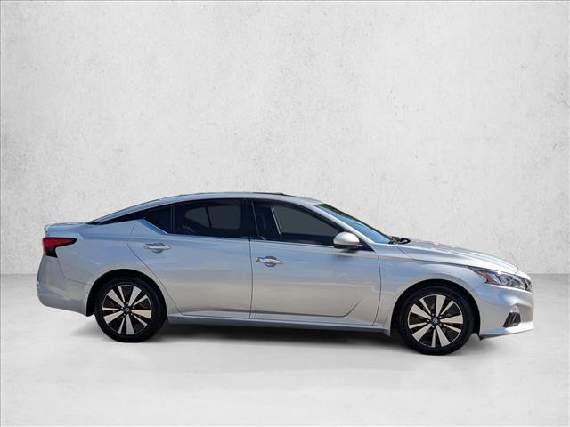 Used 2022 Nissan Altima 2.5 SL FWD video 4