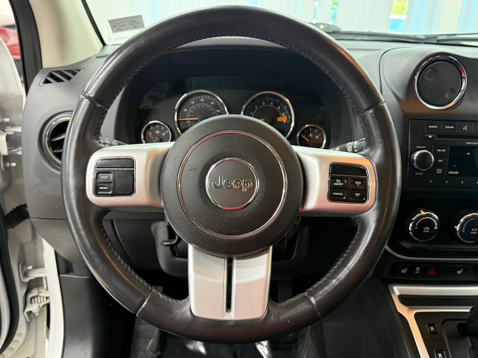 Used 2015 Jeep Compass Latitude AWD/4WD image 27