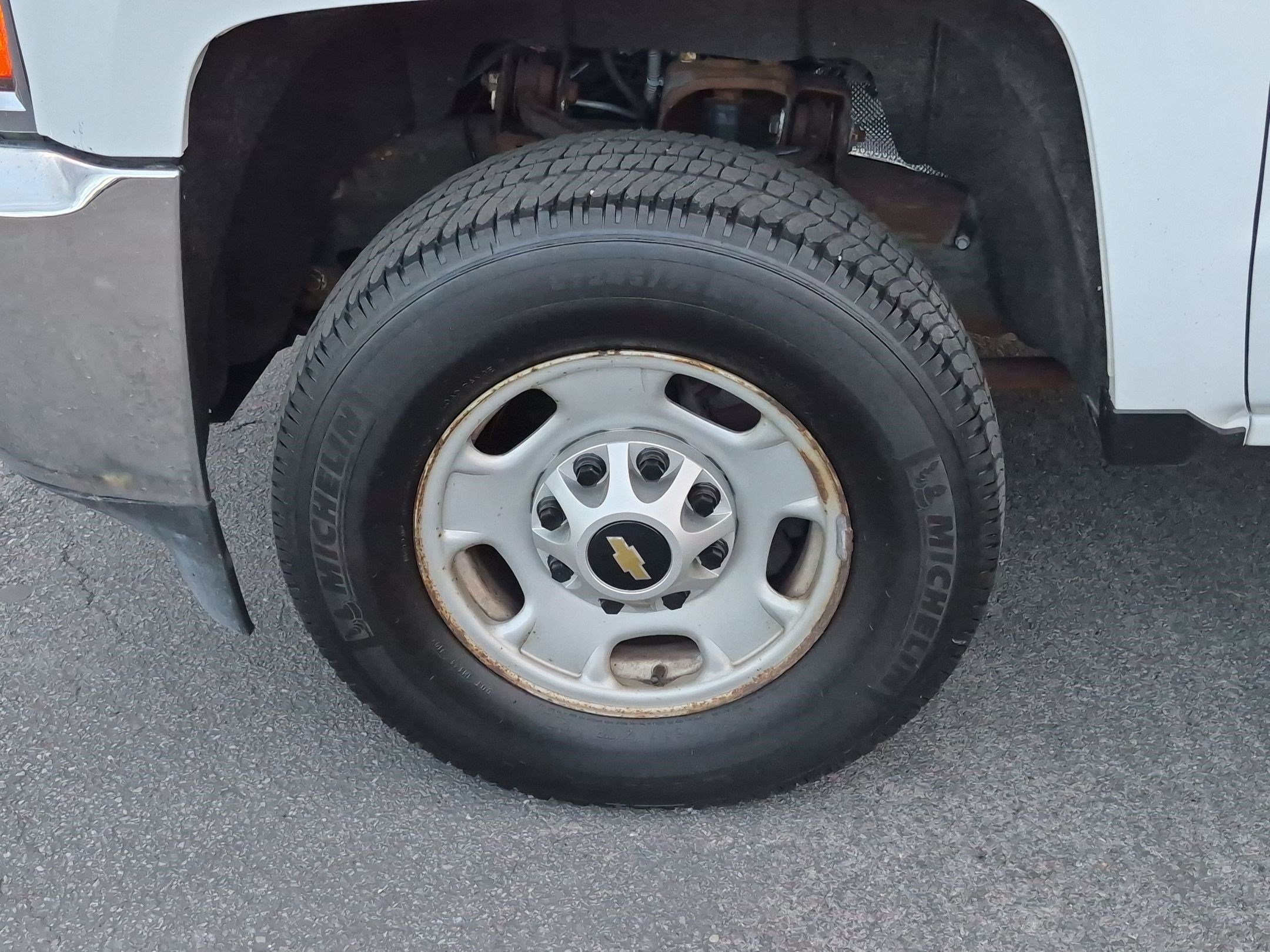 Used 2018 Chevrolet Silverado 2500 W/T w/ Snow Plow Prep Package AWD/4WD image 13