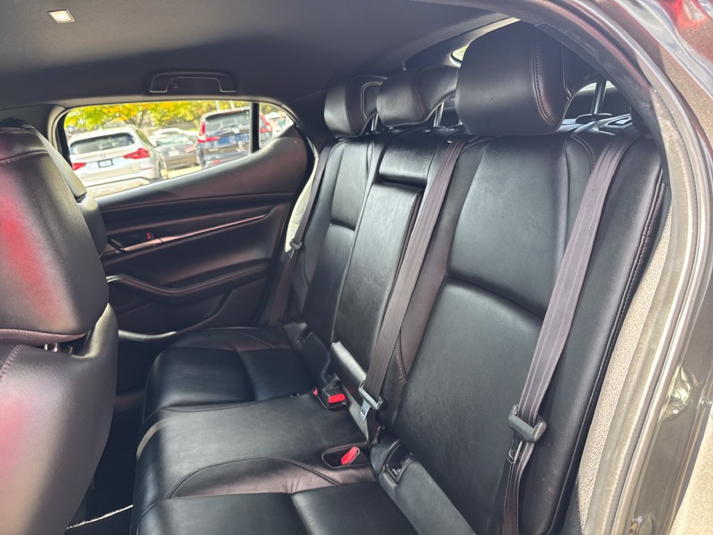 Used 2022 MAZDA MAZDA3 s FWD image 33