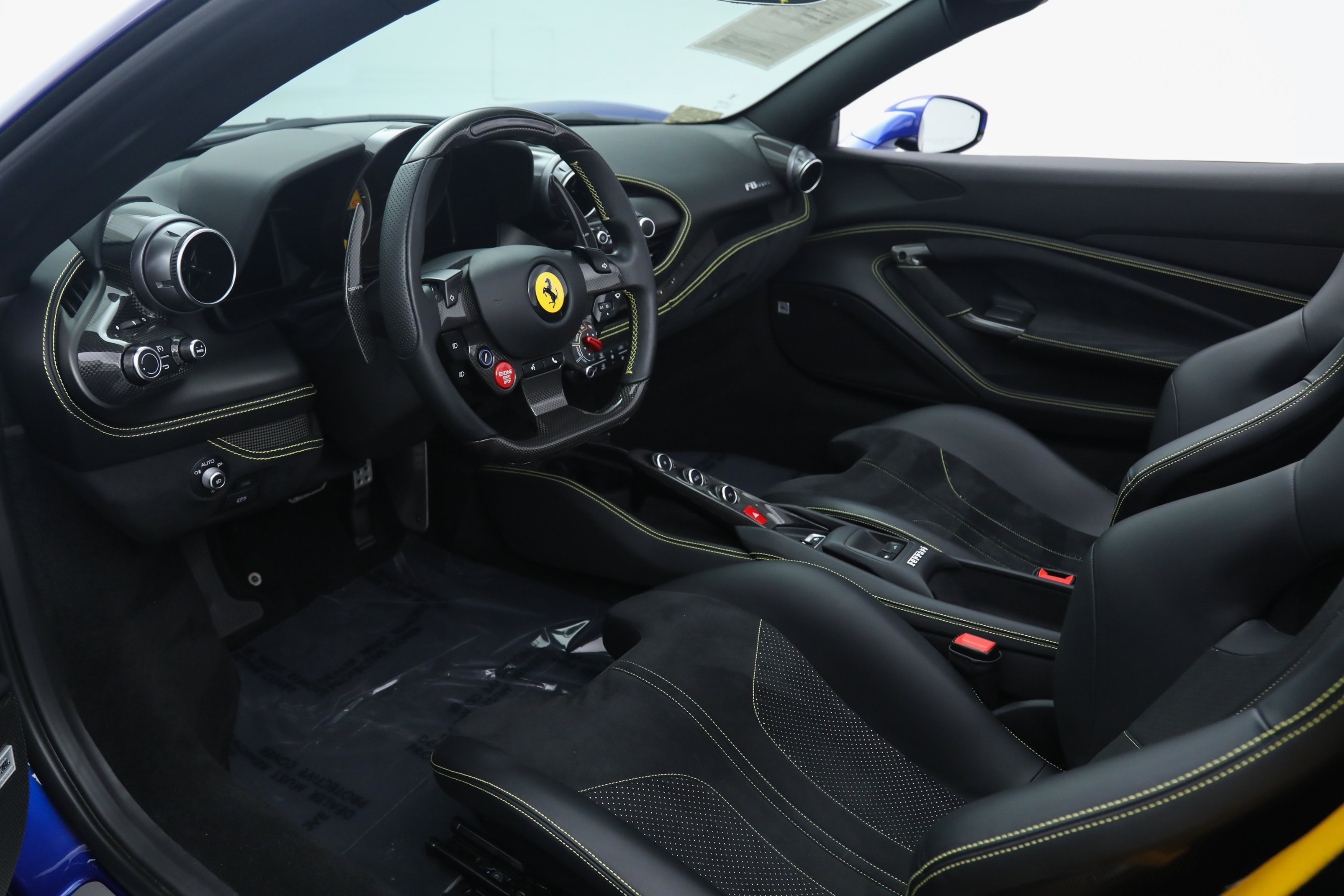Used 2022 Ferrari F8 Tributo RWD image 2