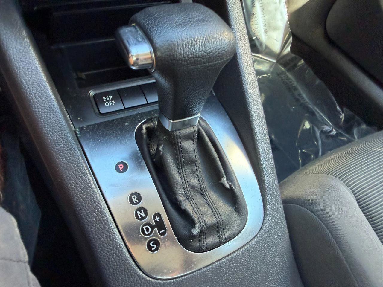 Used 2009 Volkswagen Rabbit S image 28