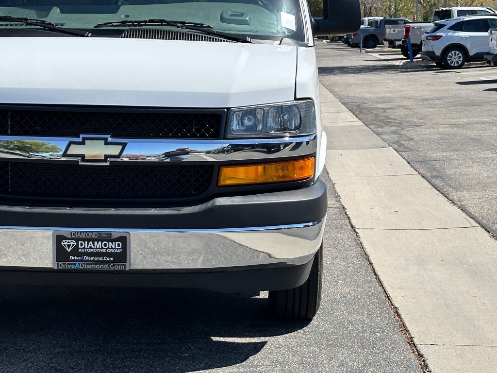Used 2025 Chevrolet Express 3500 LT w/ LT Preferred Equipment Group RWD image 13