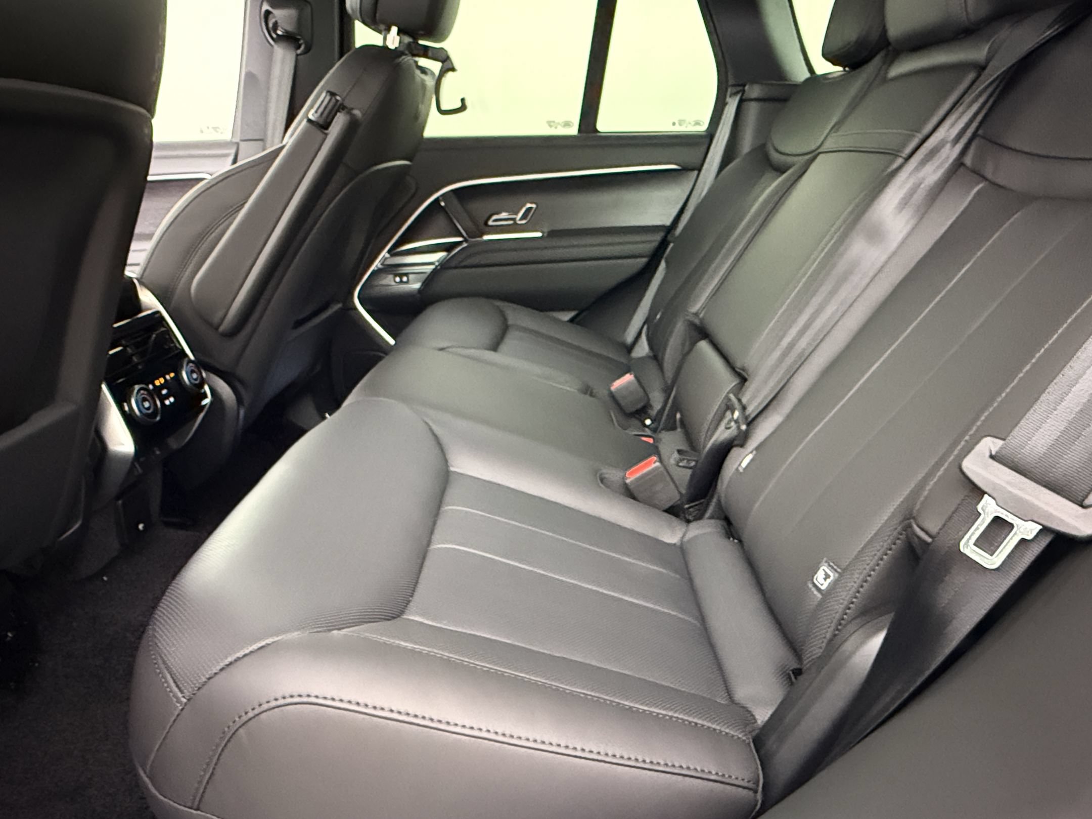 New 2027 Land Rover Range Rover SE AWD/4WD image 22