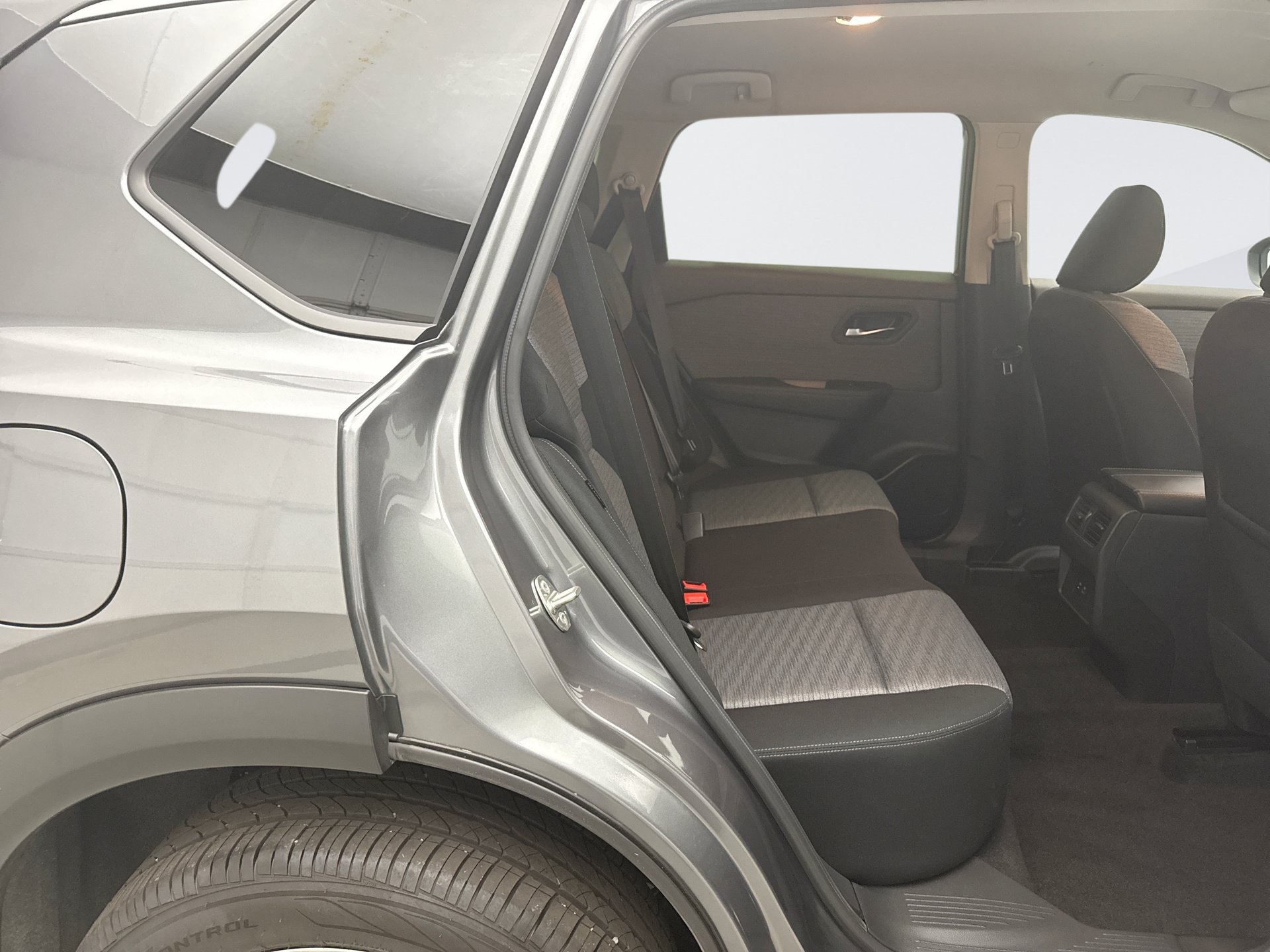 Used 2023 Nissan Rogue SV AWD/4WD image 17