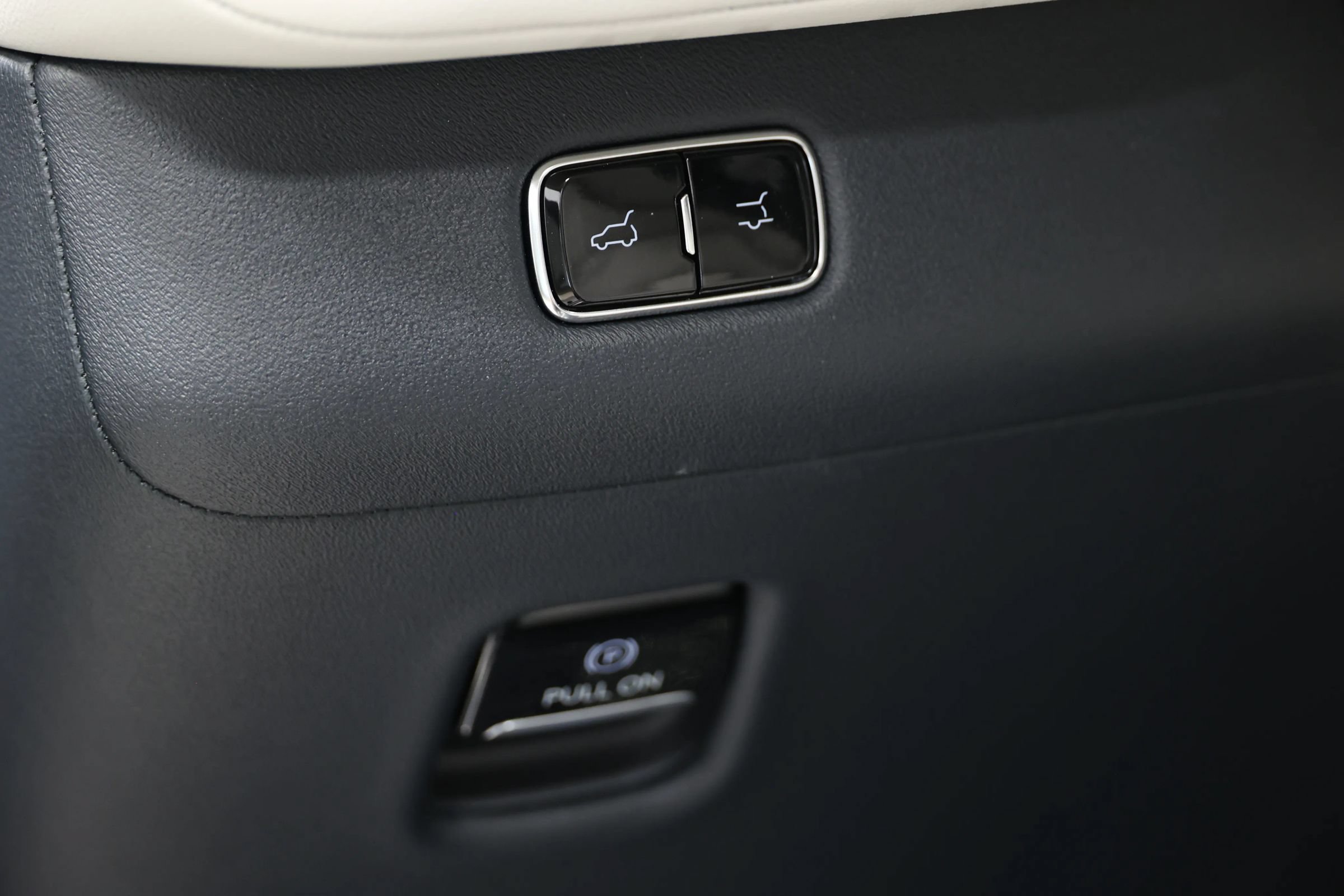 Used 2025 Lincoln Navigator Reserve AWD/4WD image 23
