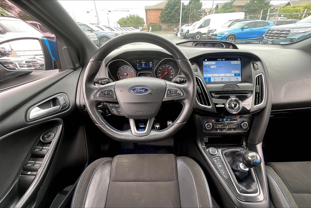 Used 2017 Ford Focus RS AWD/4WD image 4