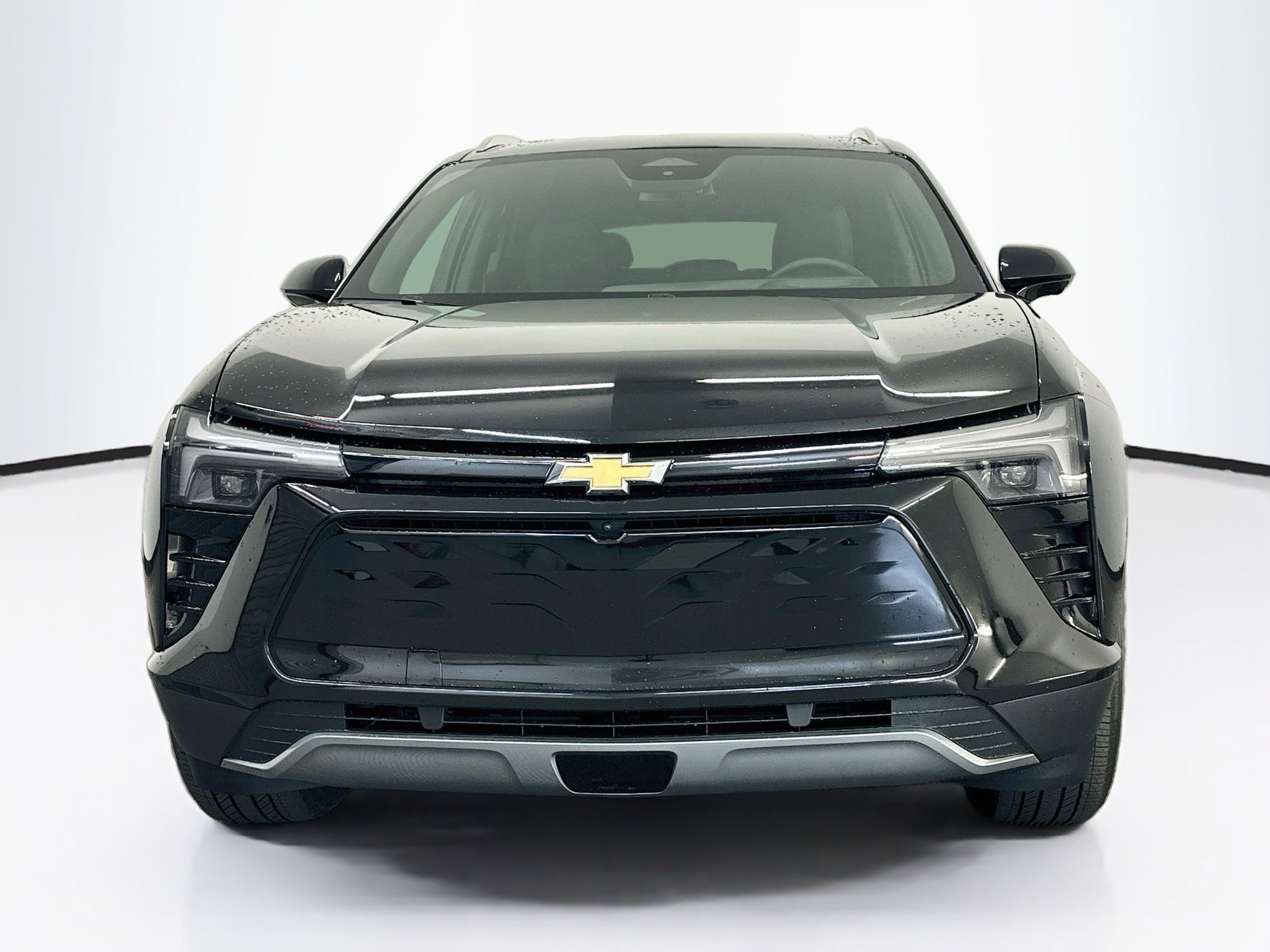 Used 2024 Chevrolet Blazer EV LT AWD/4WD image 2