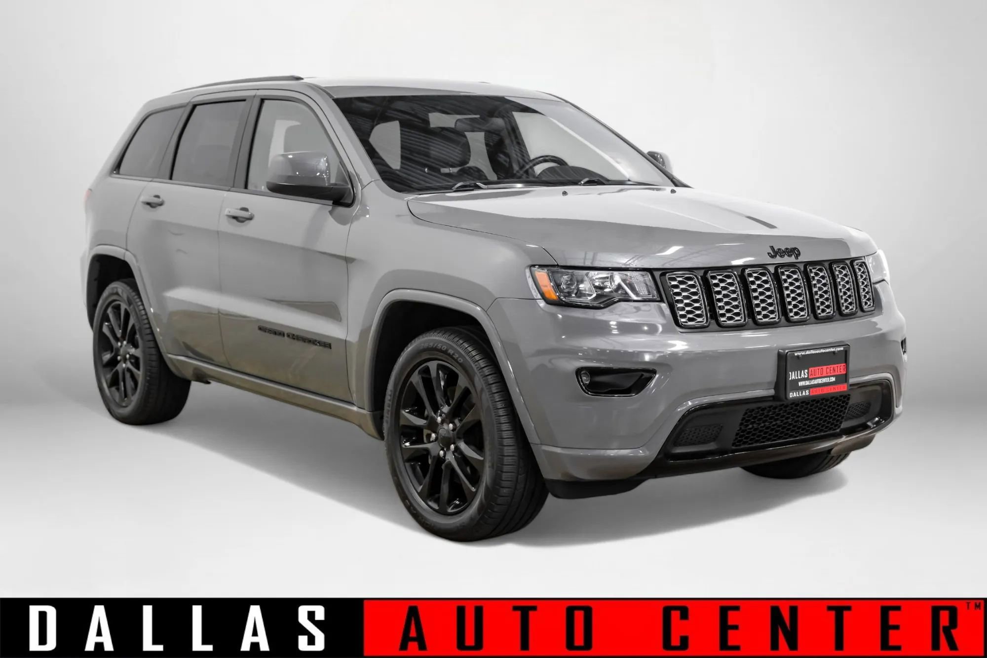 Used 2021 Jeep Grand Cherokee Laredo X RWD image 1