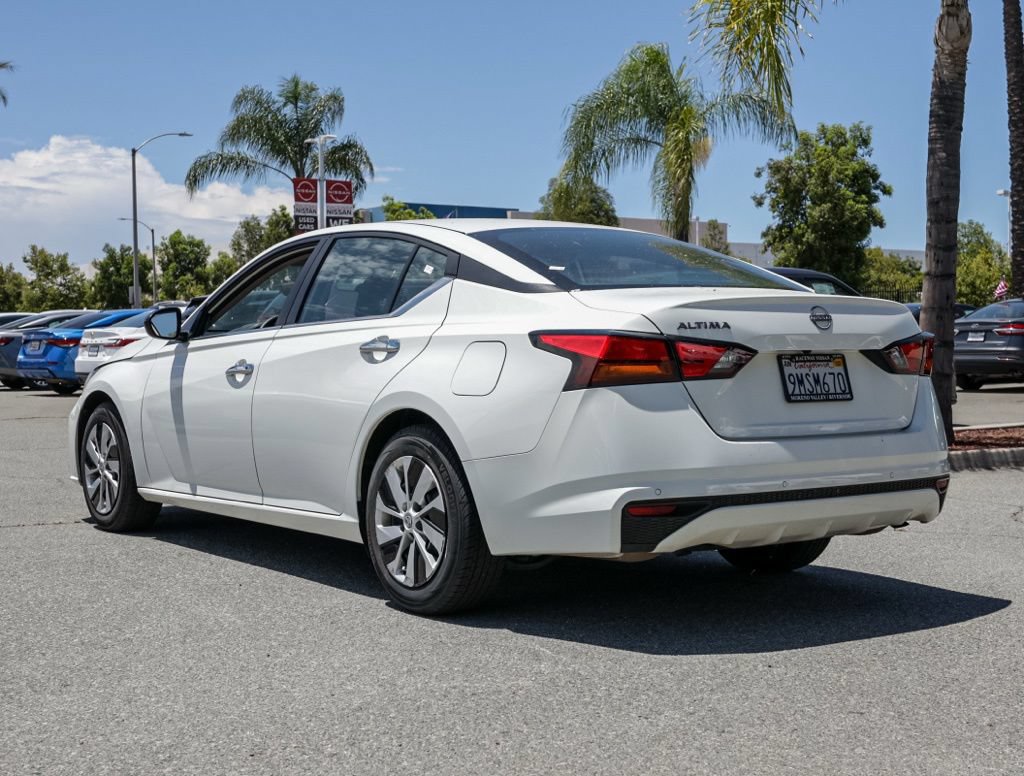 Used 2024 Nissan Altima 2.5 S FWD image 6
