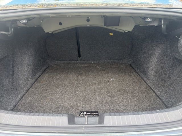 Used 2022 Volkswagen Jetta SE w/ Panoramic Sunroof Package FWD image 9