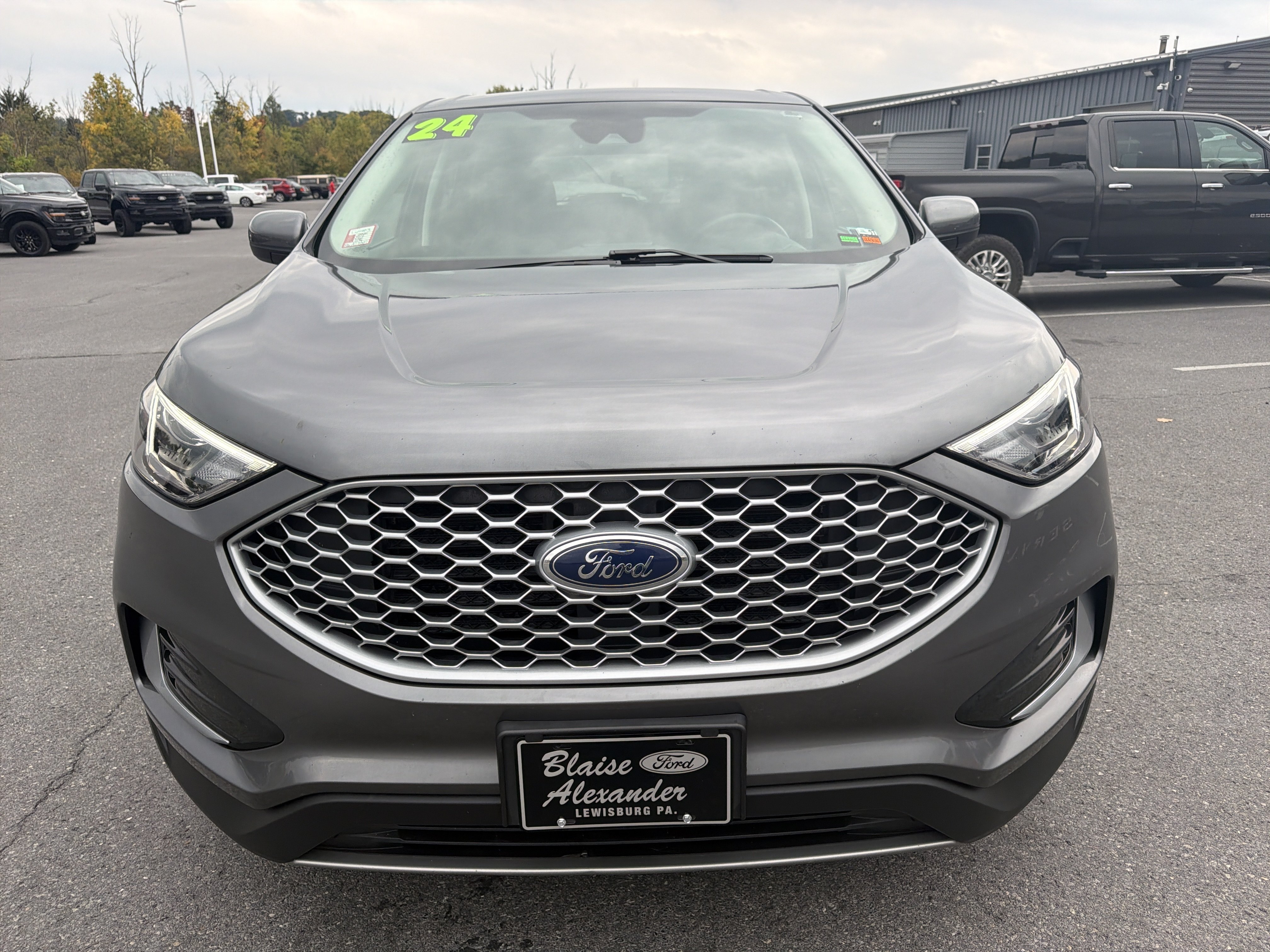 Used 2024 Ford Edge SEL AWD/4WD image 9