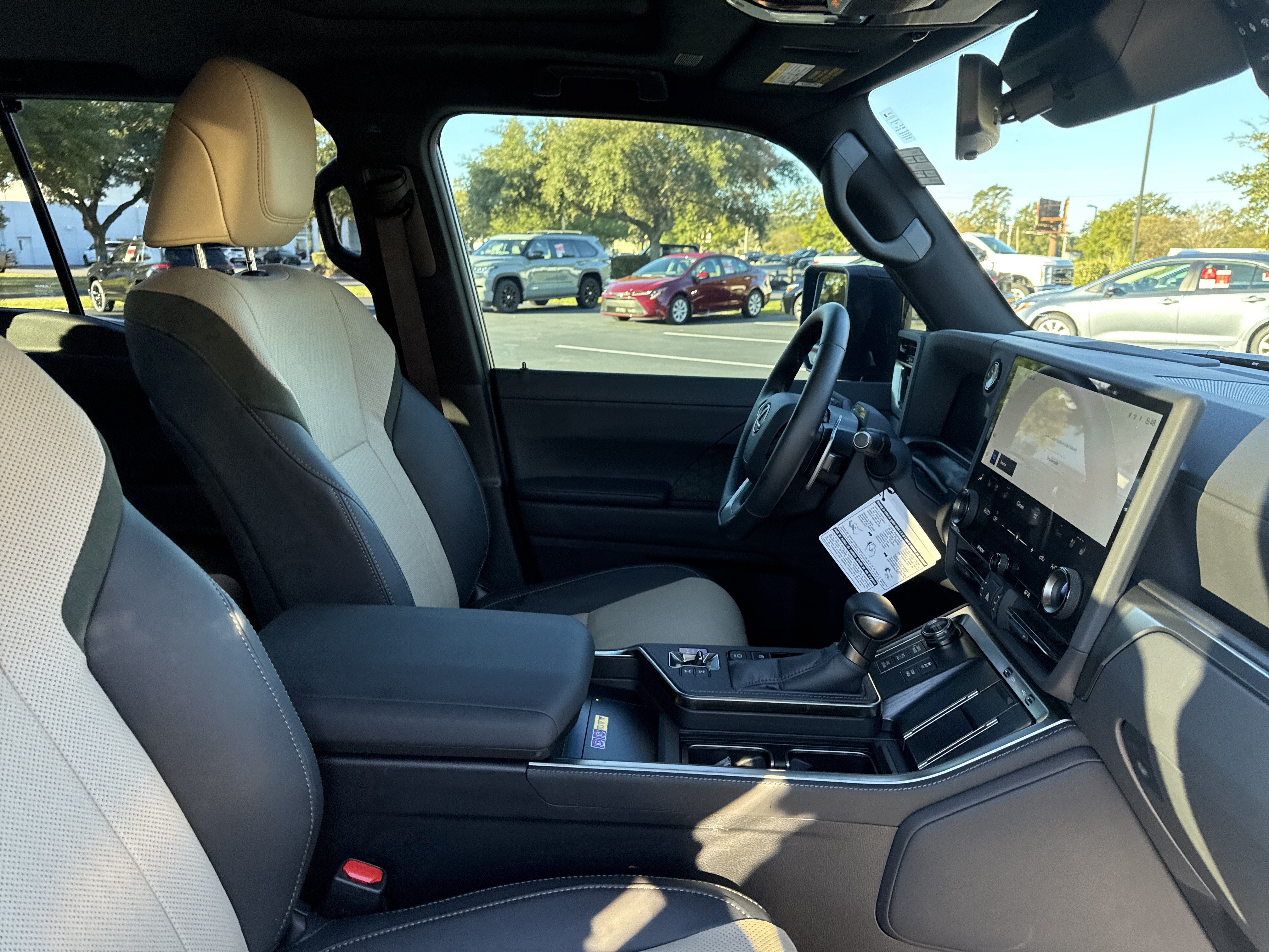 Used 2026 Lexus GX 550 AWD/4WD image 33