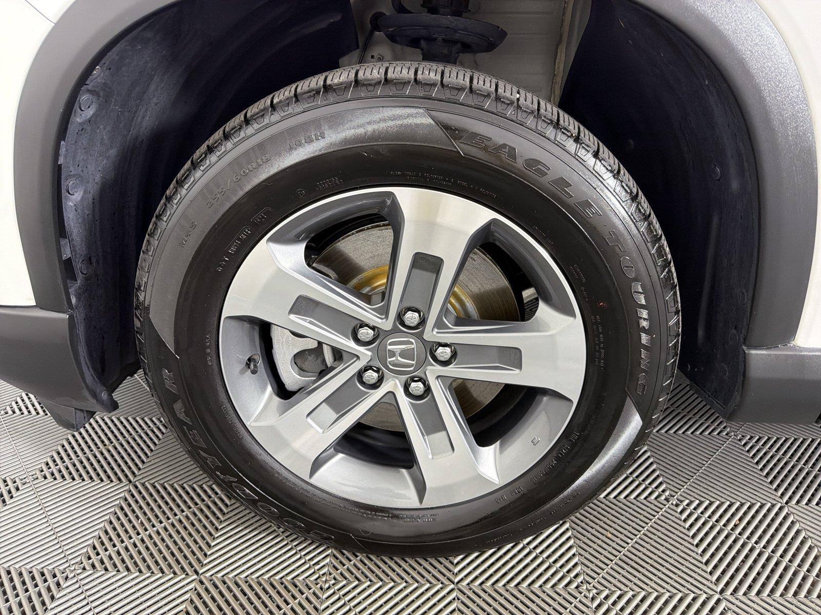 Used 2025 Honda Pilot EX-L image 9