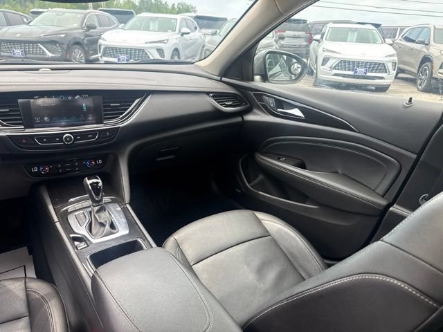 Certified 2018 Buick Regal Essence w/ Sights and Sounds Package AWD/4WD image 25