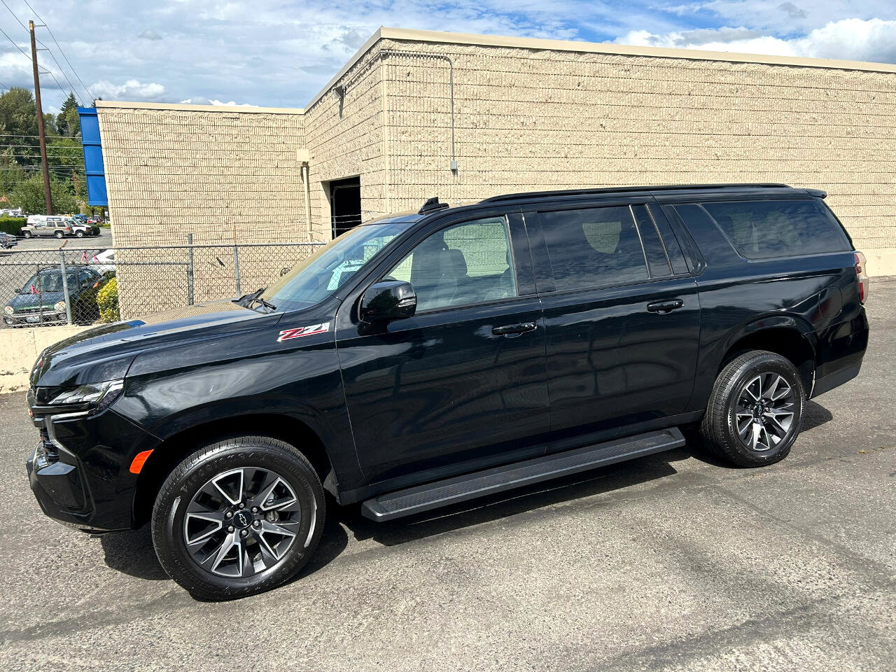 Used 2021 Chevrolet Suburban Z71 w/ Z71 Off-Road Package image 8