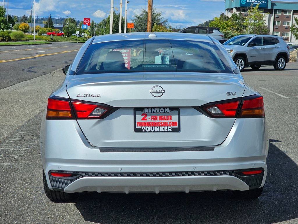 Used 2024 Nissan Altima 2.5 SV FWD image 6