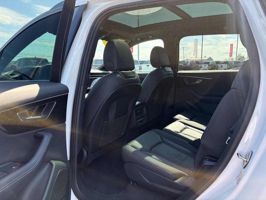 Used 2025 Audi Q7 3.0T Premium Plus AWD/4WD image 28