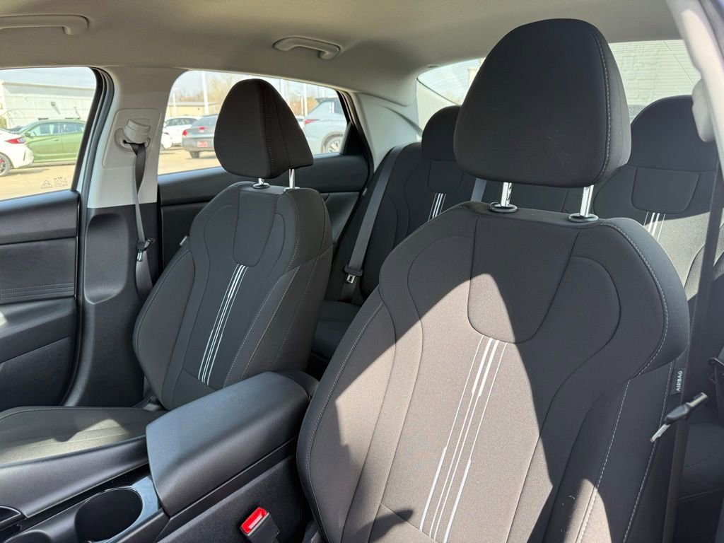 Used 2026 Hyundai Elantra Blue image 26