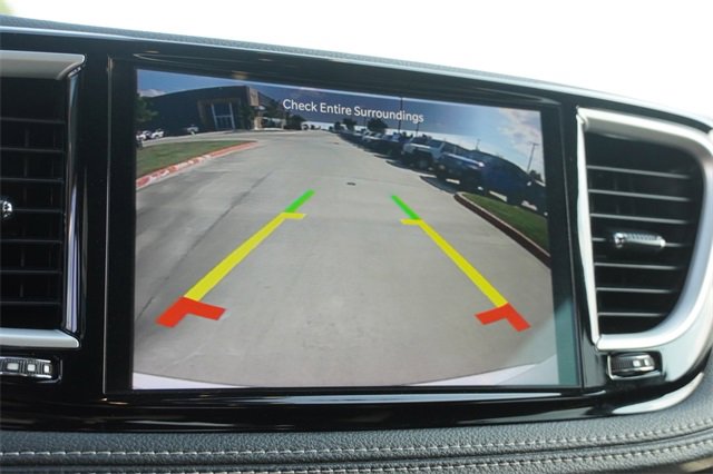 Used 2022 Chrysler Pacifica Touring image 27