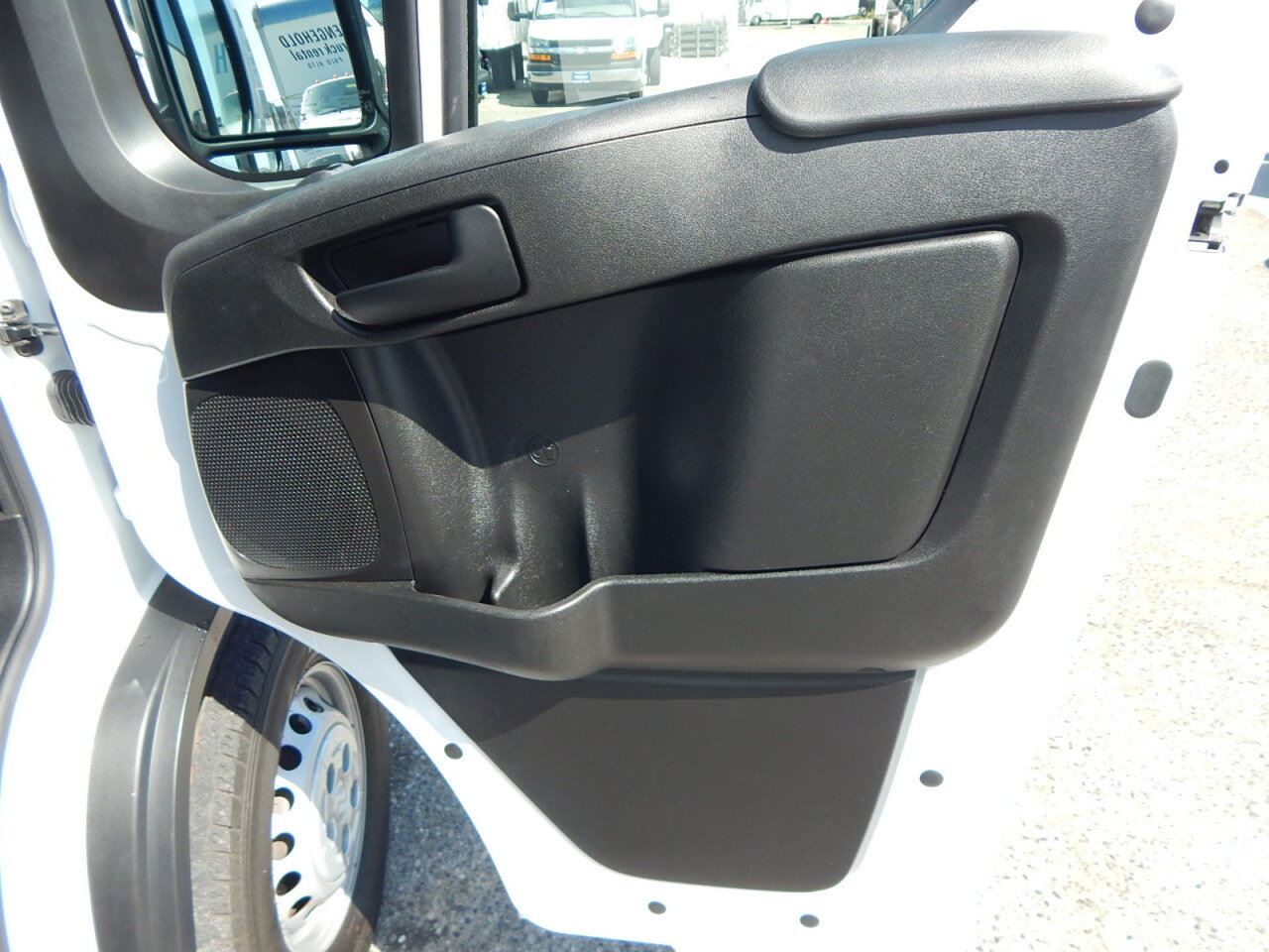 Used 2025 RAM ProMaster 2500 w/ U-Haul Equipment Group FWD image 23