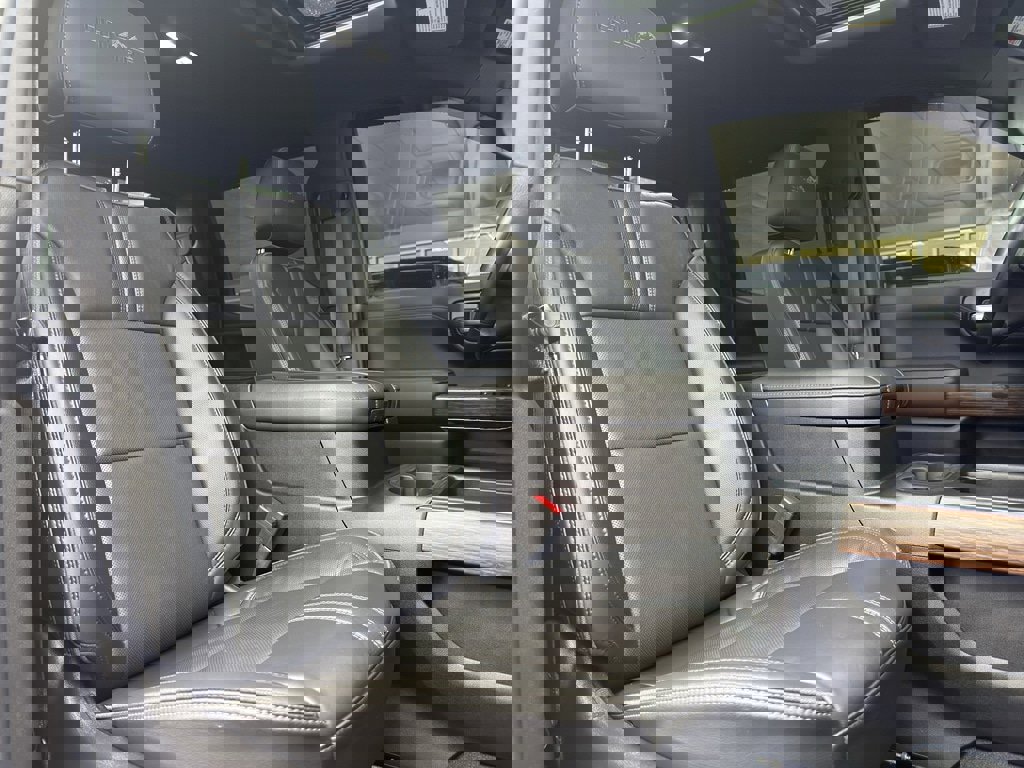 Used 2021 Chevrolet Silverado 1500 High Country w/ Technology Package image 35