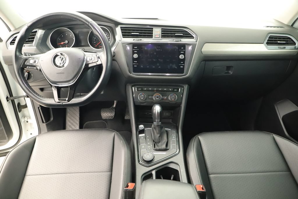 Used 2018 Volkswagen Tiguan SE w/ Panoramic Sunroof Package AWD/4WD image 18