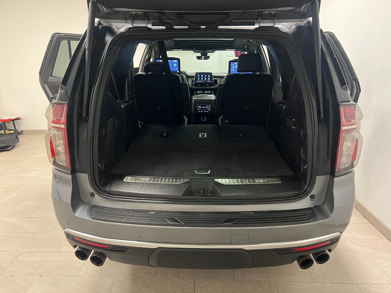 Used 2021 Chevrolet Tahoe High Country w/ Premium Package AWD/4WD image 19