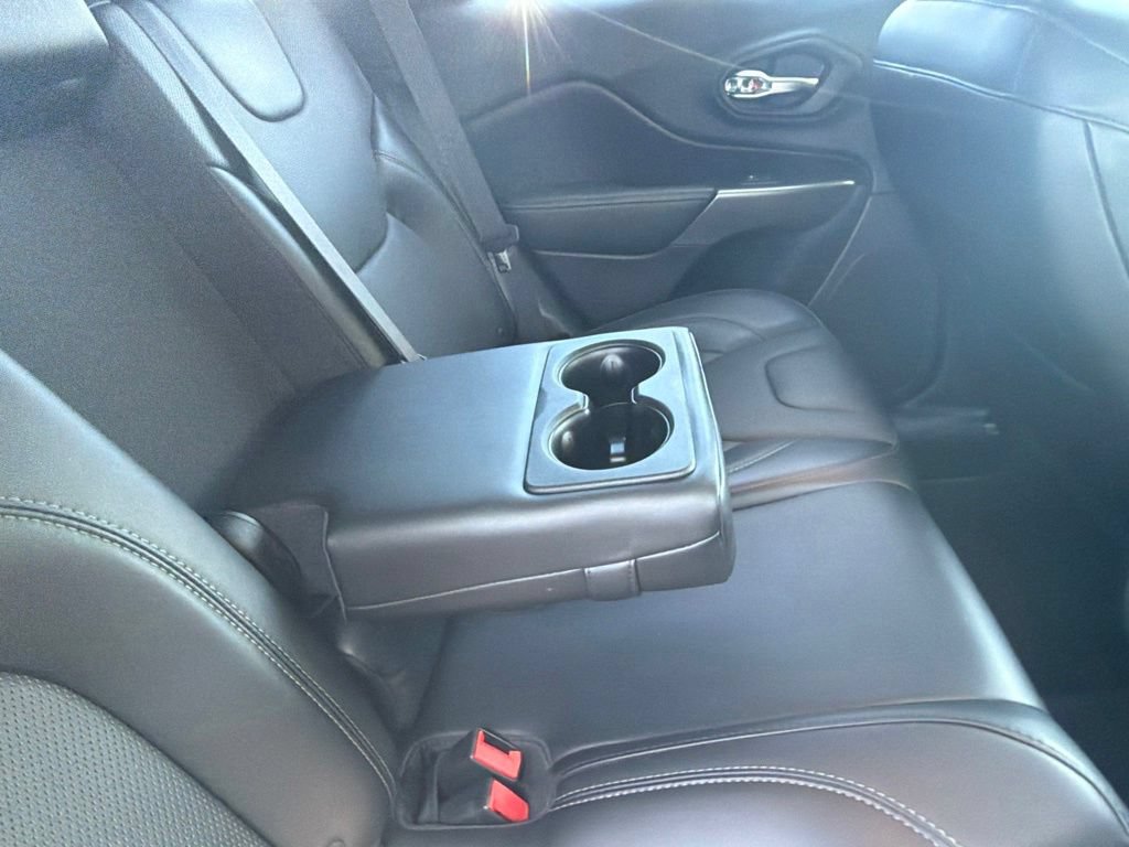 Used 2019 Jeep Cherokee Limited AWD/4WD image 41