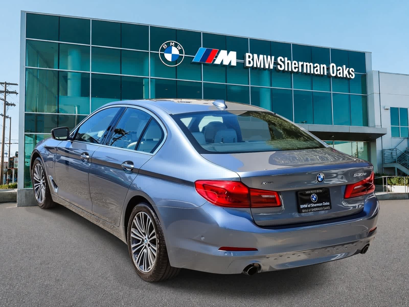 Used 2020 BMW 530e xDrive AWD/4WD image 6