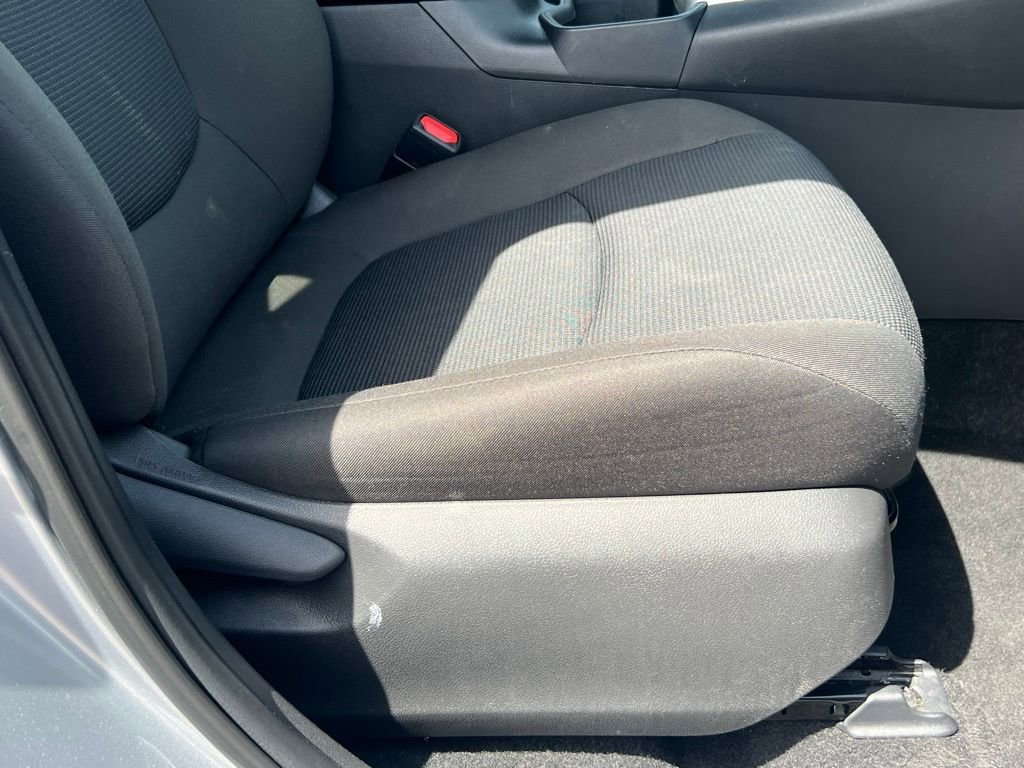 Used 2024 Toyota RAV4 LE AWD/4WD image 19
