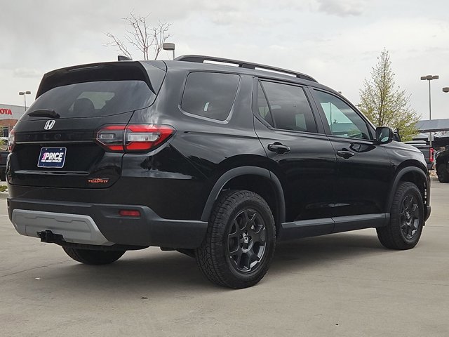 Used 2025 Honda Pilot TrailSport image 5