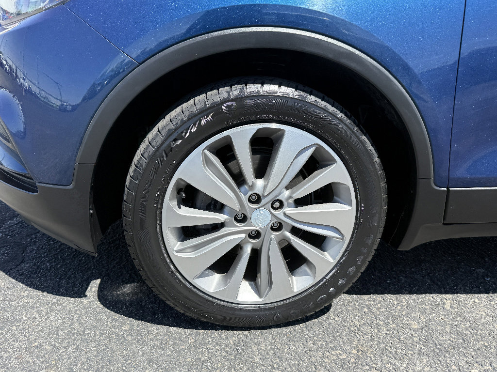 Used 2020 Buick Encore Preferred w/ Safety Package FWD image 17