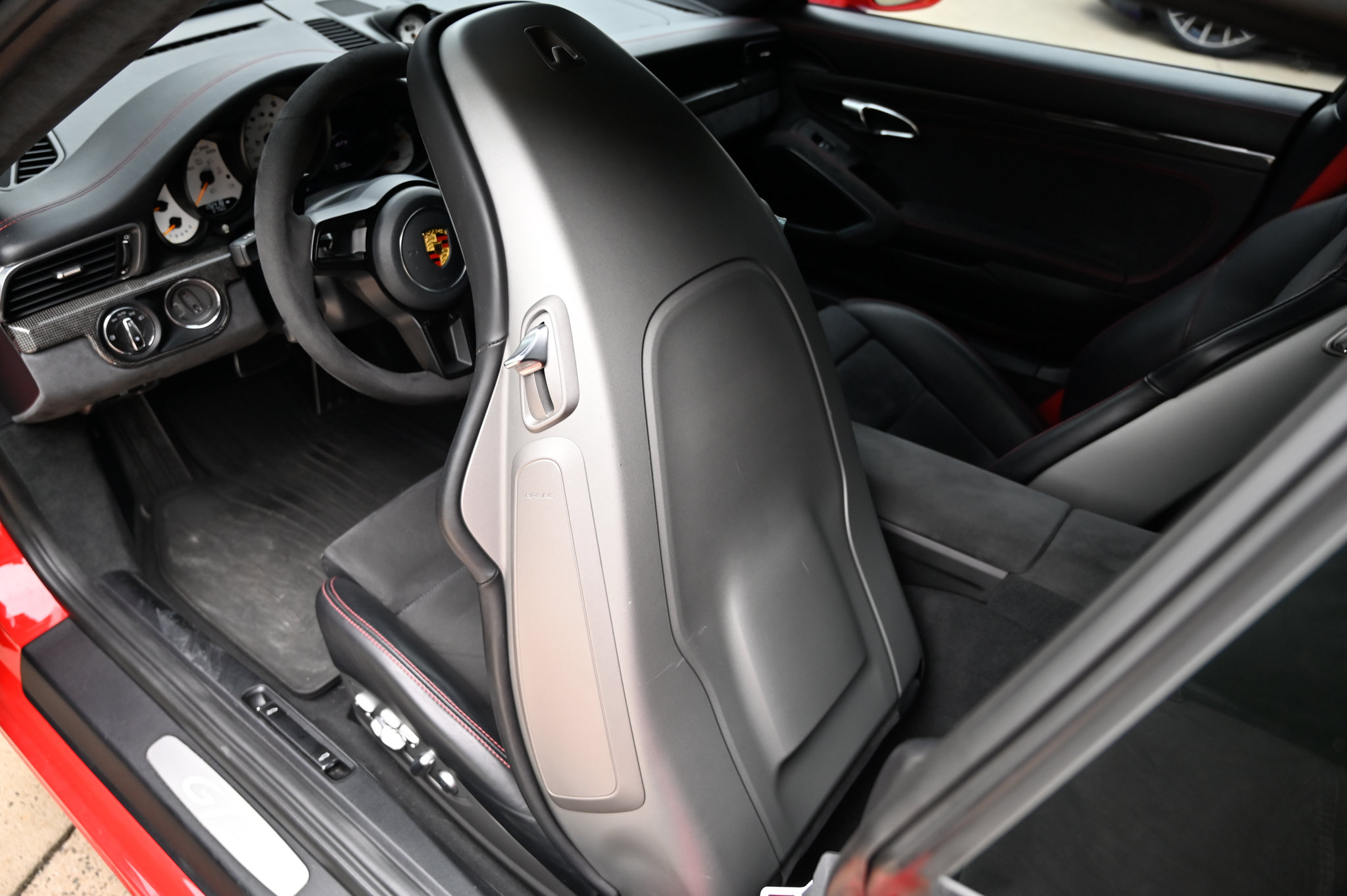 Used 2015 Porsche 911 GT3 RWD image 24