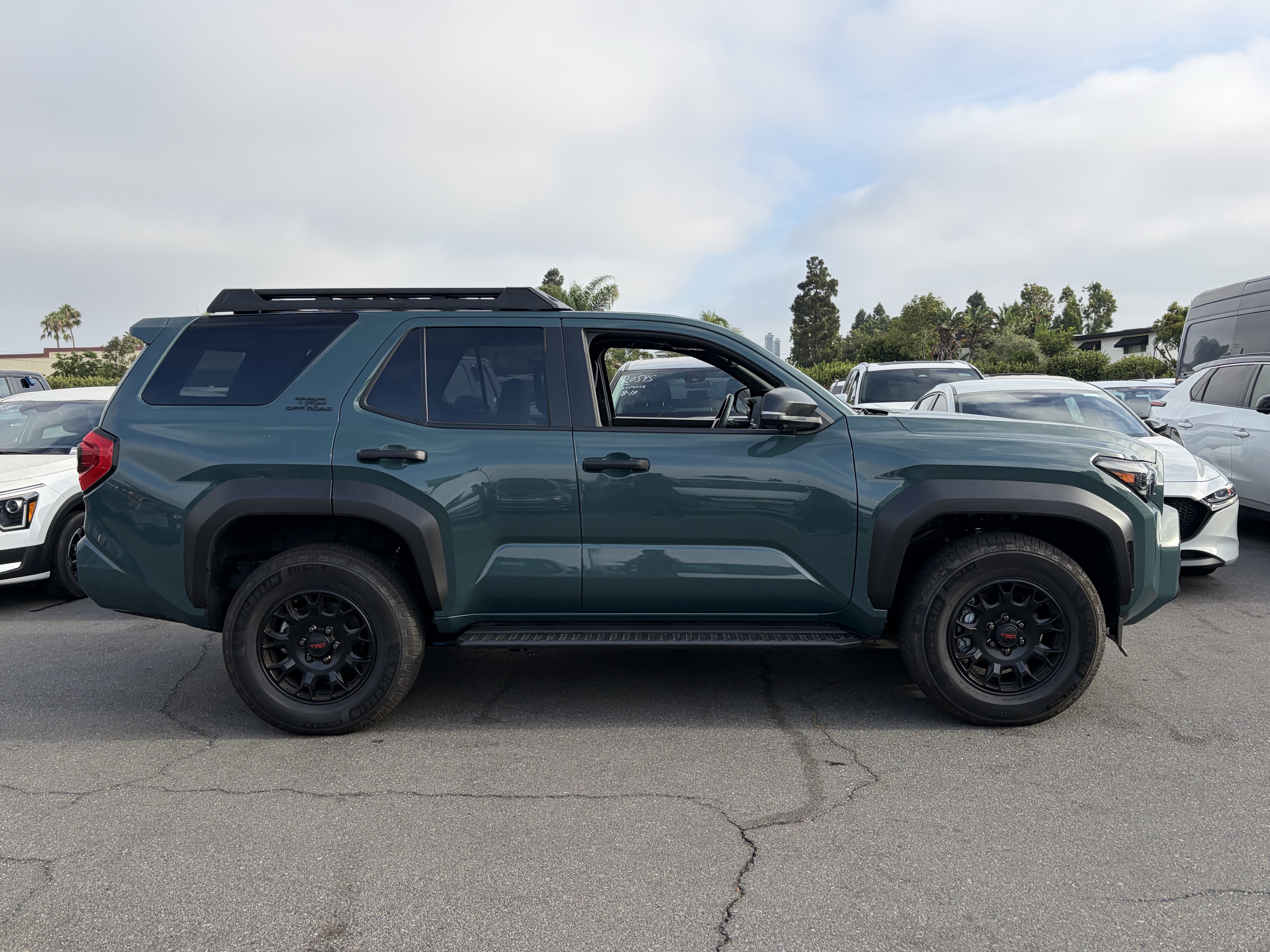 Used 2025 Toyota 4Runner TRD Off-Road Premium AWD/4WD image 2