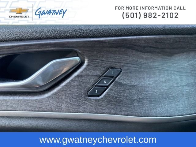 Used 2024 Jeep Grand Cherokee L Limited w/ Black Appearance Package image 25