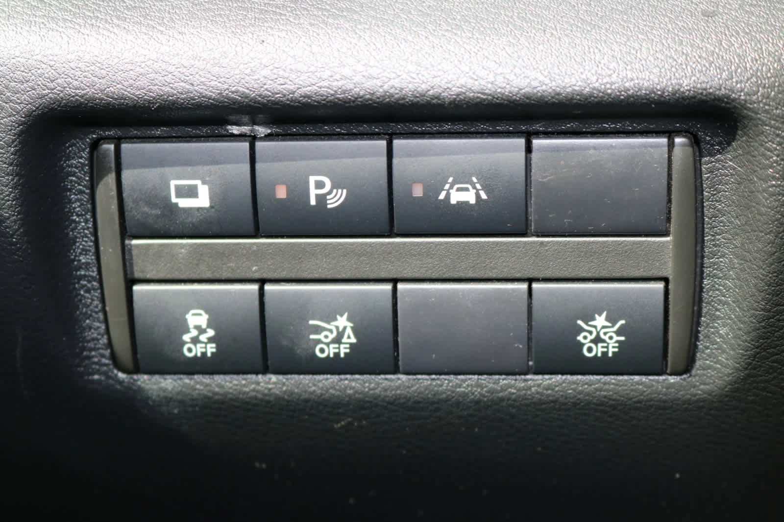 Used 2020 Nissan Versa S FWD image 18